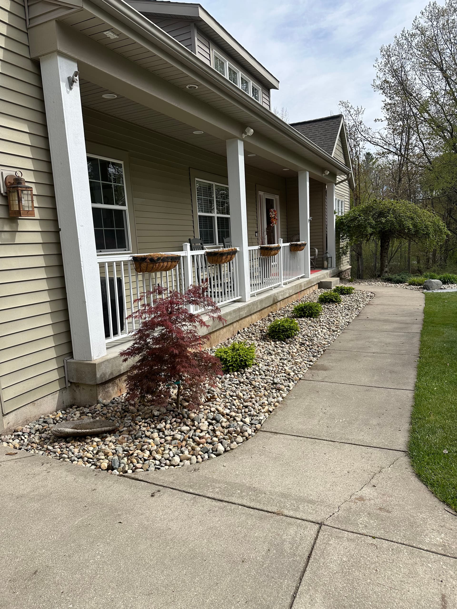 Gallery photos for Old Mulch Out, River Rock In - A Sharp Low-Maintenance Upgrade: Image #3